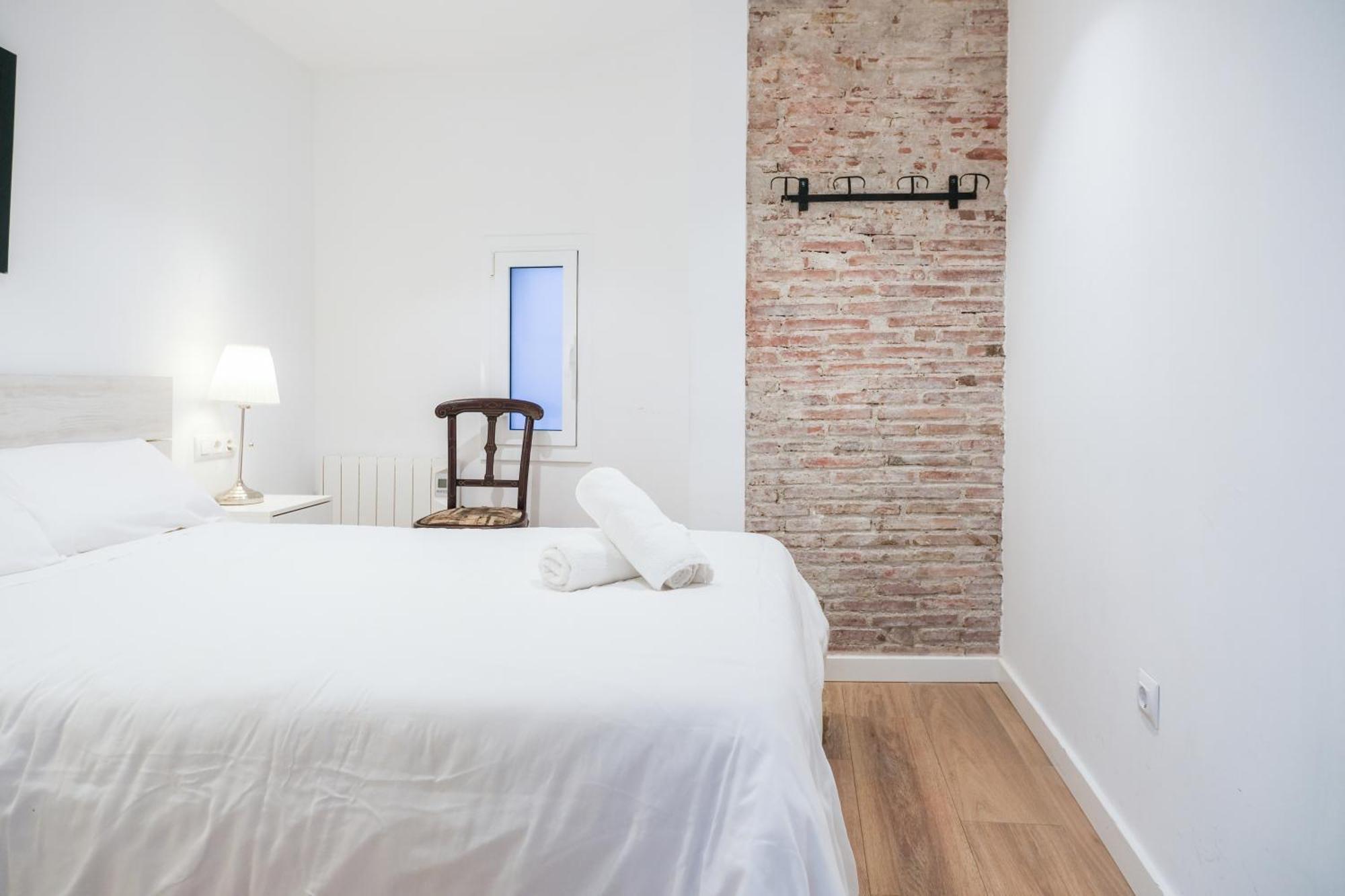 Ganganell Atic Apartamento Con Terraza En Бесалу Экстерьер фото