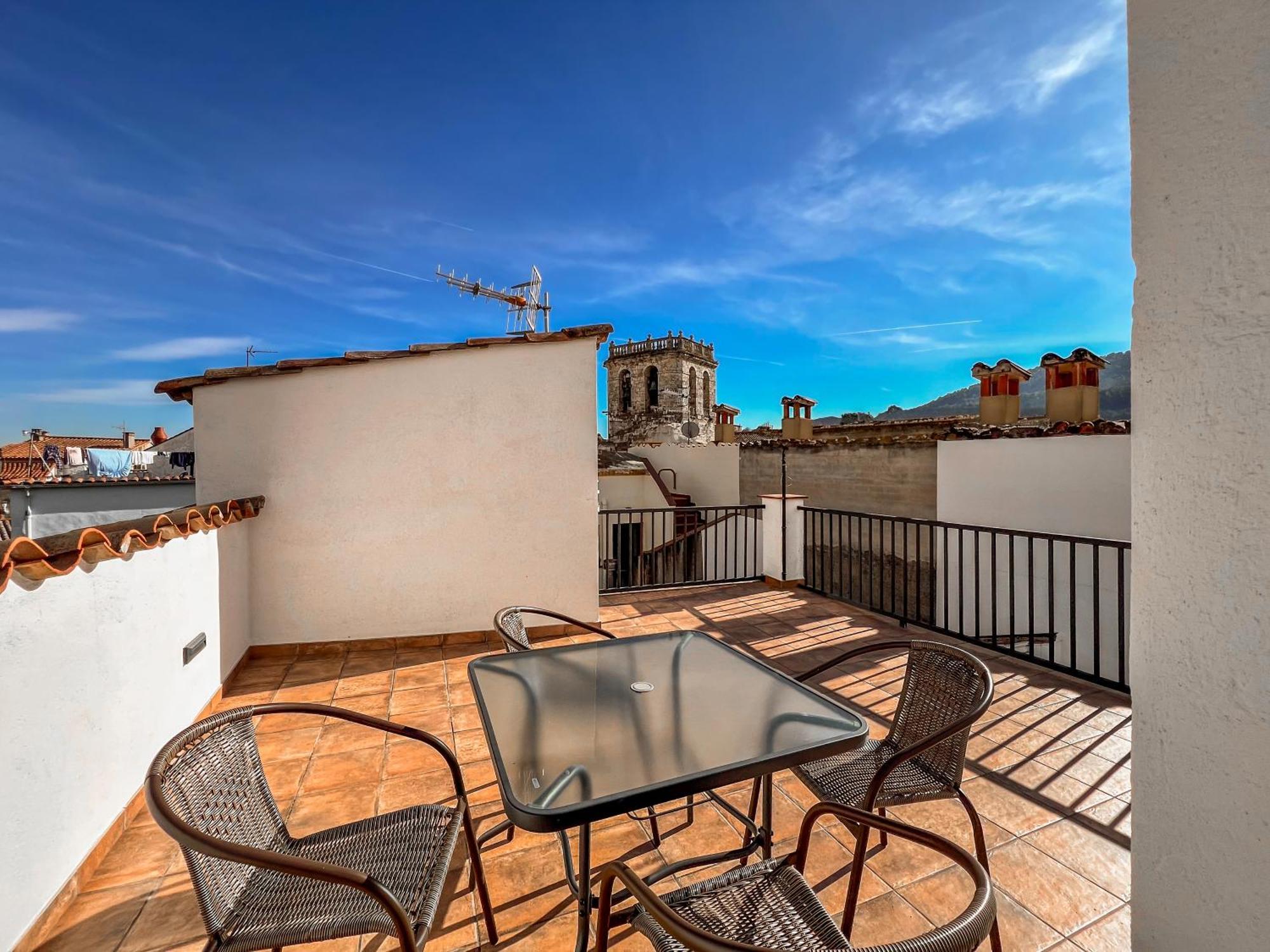Ganganell Atic Apartamento Con Terraza En Бесалу Экстерьер фото
